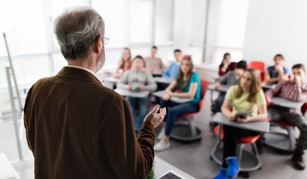 Fenprof recusa possibilidade de escolas escolherem professores