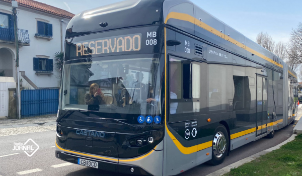 METROBUS NA ESTRADA PARA VIAGEM PRÉ-INAUGURAL