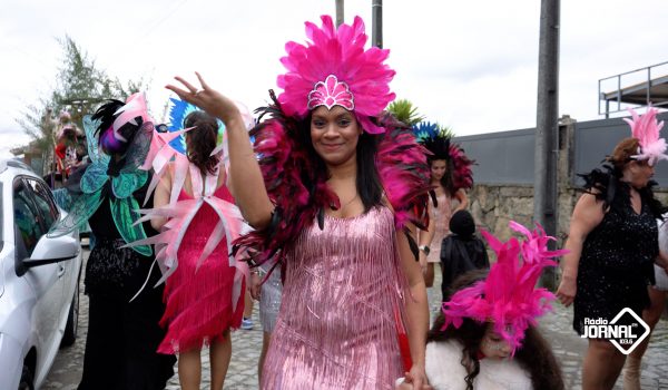 CARNAVAL ENCHE GANDRA DE COR E ANIMAÇÃO