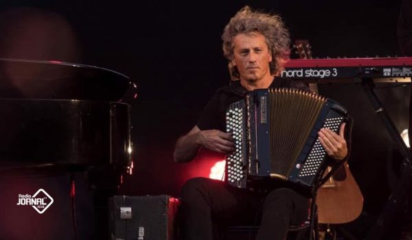 Gabriel Gomes estreia-se a solo