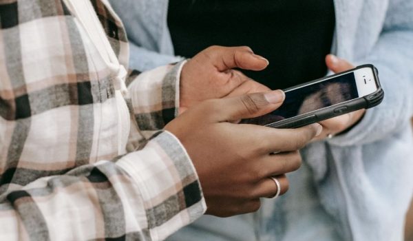 REDES SOCIAIS ASSOCIADAS A PIOR SAÚDE MENTAL DOS ADOLESCENTES