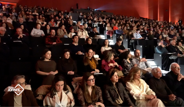 PAREDES: CASA CHEIA NA CELEBRAÇÃO DOS OITO ANOS DO CAFÉ LITERÁRIO E DA REVISTA DA REGIÃO