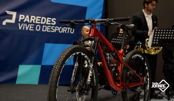 PAREDES ONLUZ CICLISMONAESCOLABTT PREPARADA PARA SE FAZER AOS TRILHOS