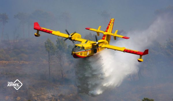 76 meios aéreos disponíveis este ano para o combate a incêndios rurais