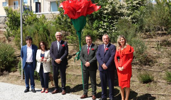 PAREDES ASSINALA 52º ANIVERSÁRIO DO 25 DE ABRIL