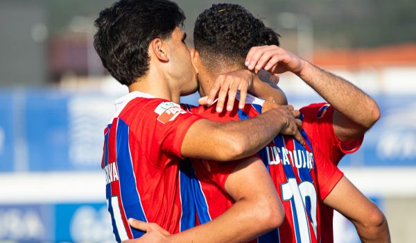 FELGUEIRAS VENCE LEIRIA E FICA MAIS PERTO DA MANUTENÇÃO NA II LIGA