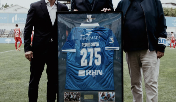 PEDRO SILVA HOMENAGEADO PELOS 275 JOGOS AO SERVIÇO DO USC PAREDES