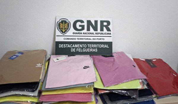 80 ARTIGOS CONTRAFEITOS APREENDIDOS EM PAÇOS DE FERREIRA