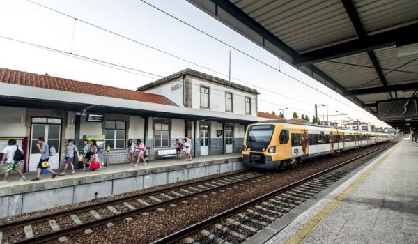 JUVENTUDE SOCIALISTA EXIGE AVANÇO NA LINHA DO VALE DE SOUSA