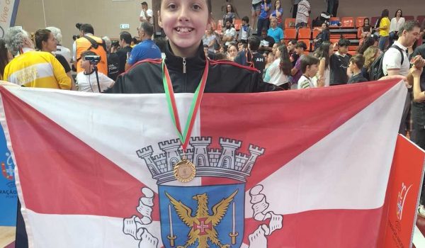 NICOLE TEIXEIRA SAGRA-SE CAMPEÃ NACIONAL DE KARATÉ EM ALBUFEIRA