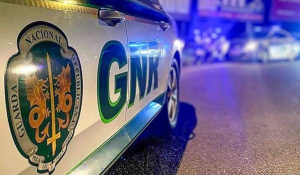DOIS HOMENS EM PRISÃO PREVENTIVA POR ROUBOS EM POSTOS DE COMBUSTÍVEL NO GRANDE PORTO