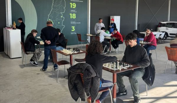 Torneio de xadrez em Penafiel junta jovens campeões regionais e competição por famílias
