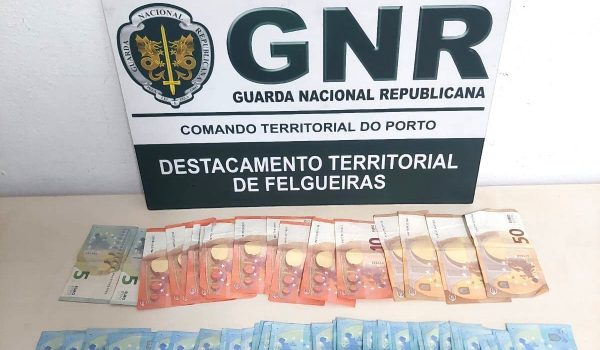 Ofereceu 1300 euros em dinheiro a militares da GNR para não fazer o teste do álcool e acabou detido