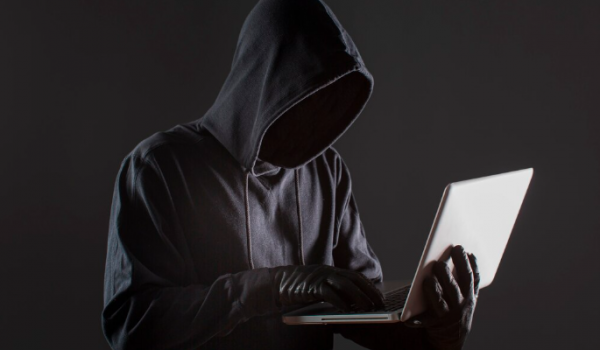 Porto e Gondomar: Dois detidos com milhares de cartões SIM e computadores para burlas