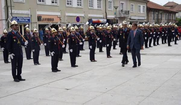 Bombeiros de Lousada celebraram 100 anos com novas viaturas, monumento e cápsula do tempo