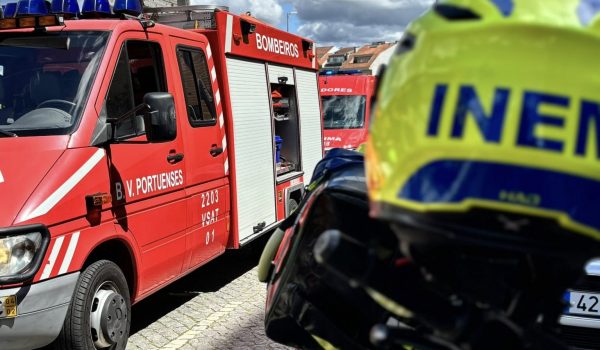 Homem de 50 anos morre após mergulhar no rio Douro e embater em pedras no Porto