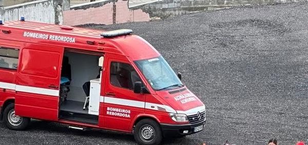 Colisão entre carro e mota causa um ferido grave em Rebordosa