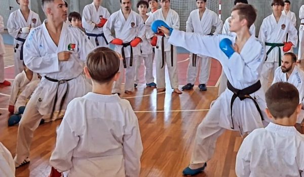 Pavilhão de Rio de Moinhos acolheu Estágio Regional de Karaté com mais de 200 praticantes