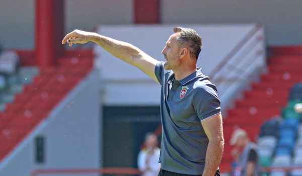 FC Penafiel SAD renova com o treinador José Manuel Aira