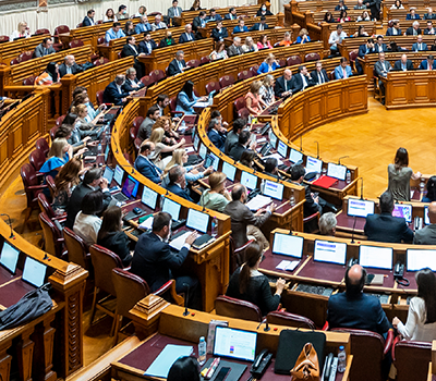 Proposta do Governo para revisão da lei laboral chumbada no Parlamento