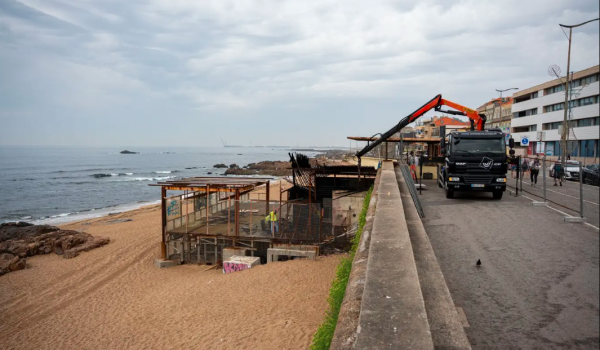 Intervenção na Praia do Ourigo vai demorar 20 dias e custará cerca de 51 mil euros