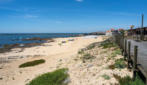 Matosinhos: Câmara exige ao Governo reposição urgente de areia na Praia de Angeiras
