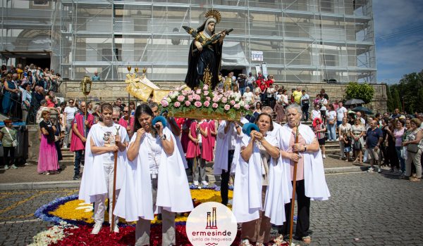 Fé, tradição e comunidade: Ermesinde unida na majestosa procissão da Romaria de Santa Rita