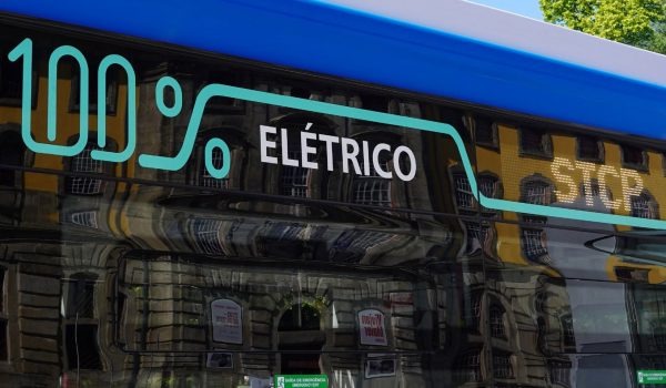 STCP adota horários de verão com reforço de linhas para as praias