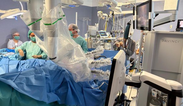 ULS São João realiza 1.º transplante renal robótico do Norte entre mãe e filho