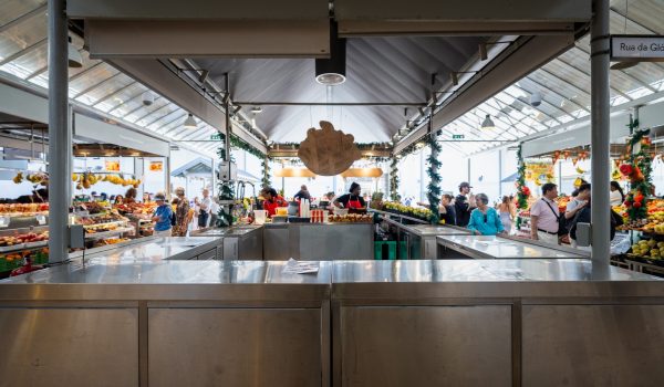 Mercado do Bolhão lança concurso público para nove espaços comerciais