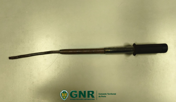 Condutor de 54 anos detido com arma proibida em Lousada