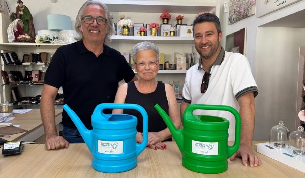 Comerciantes de Lordelo pegam no regador para cuidar dos jardins da cidade