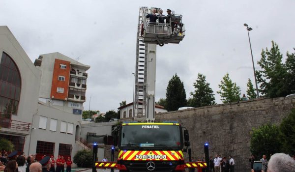 Bombeiros de Penafiel celebram 145 anos com condecorações e forte investimento em novos meios