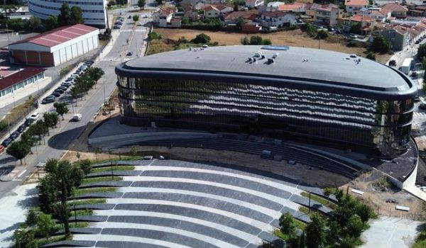 Valongo: Nova praça de 8 mil metros quadrados já abriu e antecipa novos Paços do Concelho
