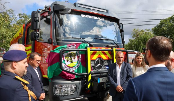 Município de Paredes cede viatura aos Bombeiros de Cête e promete apoio para EPIs no próximo ano