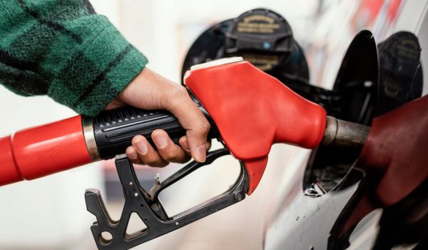 Gasóleo sobe dois cêntimos e gasolina desce um cêntimo a partir de segunda-feira