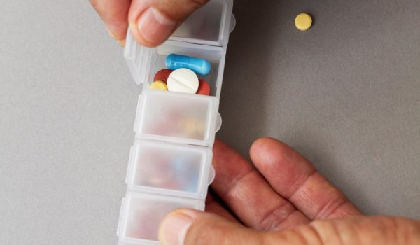 Governo altera regras do CSI para travar desperdício de medicamentos gratuitos em idosos