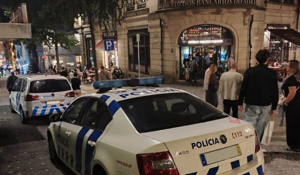 Operação da PSP na Baixa do Porto resulta em dois detidos e 170 doses de canábis apreendidas
