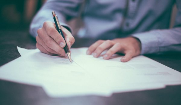 PJ detém homem no Porto por criar centenas de contratos de arrendamento falsos para legalizar imigrantes