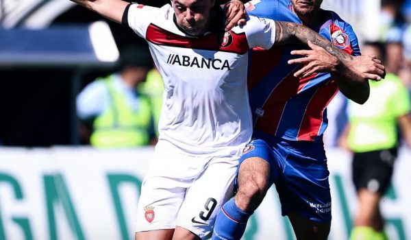 Penafiel vence em Felgueiras e iguala Lusitânia de Lourosa no topo da II Liga
