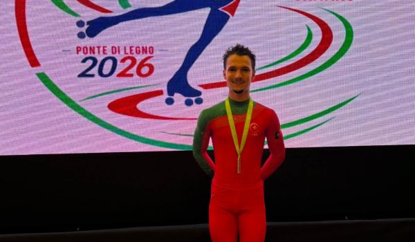 Martim Sousa sagra-se vice-campeão europeu de patinagem artística em Solo Dance