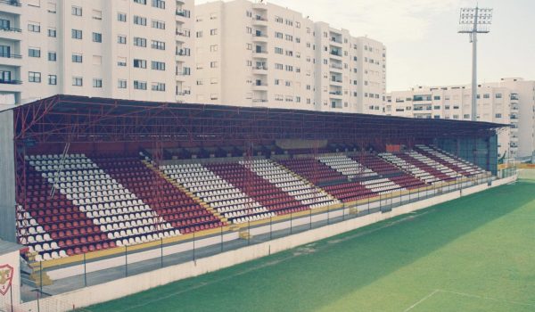 Metro do Porto começa a demolir edifícios do antigo Estádio do Salgueiros