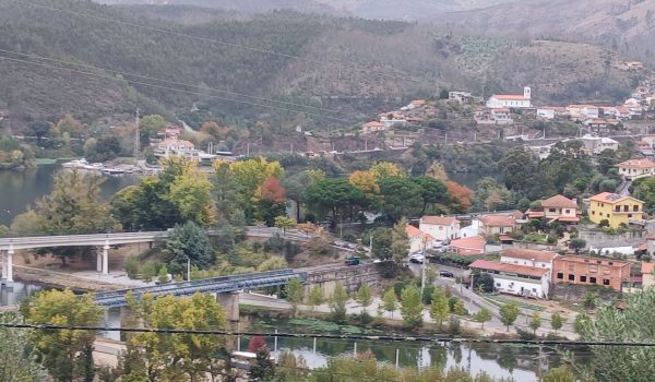 Um morto em despiste de carro que caiu ao rio Douro em Penafiel